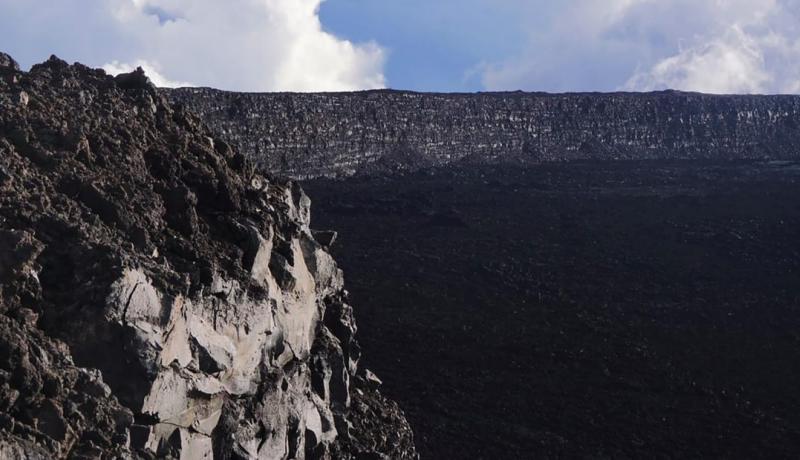 Summit area of Mauna Loa volcano closed because of increased seismic activity